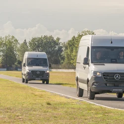 Produzida na Argentina, versão com câmbio automático de nove marchas chega com motor de 170 cv e 26 opções de combinação de carroceria e motorização; entregas começam em março