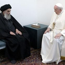 Denominação é atribuída a estudiosos que chegaram ao mais alto nível de conhecimento da sharia, a lei islâmica; após a Revolução Islâmica de 1978, o Irã se tornou uma teocracia e passou a ser liderado por um aiatolá.