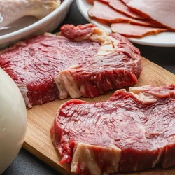 Os fabricantes de alimentos ficam obrigados a exibir, em rótulos, embalagens e publicidade, a informação clara sobre a composição nutricional dos produtos