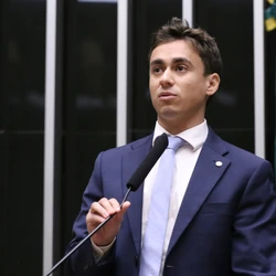 Jatinho pertencia à Prime Aviation, empresa de locação de bens de luxo da qual ex-banqueiro é um dos donos; deputado diz que não sabia quem era dono do avião