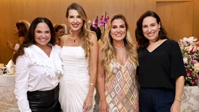 Tatiana Coutinho e Roberta Vilela com as dras Priscila e Isabella