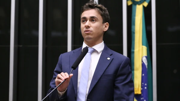 Jatinho pertencia à Prime Aviation, empresa de locação de bens de luxo da qual ex-banqueiro é um dos donos; deputado diz que não sabia quem era dono do avião