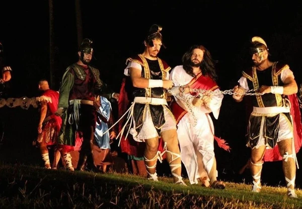 Encenação da Paixão de Cristo em Viana