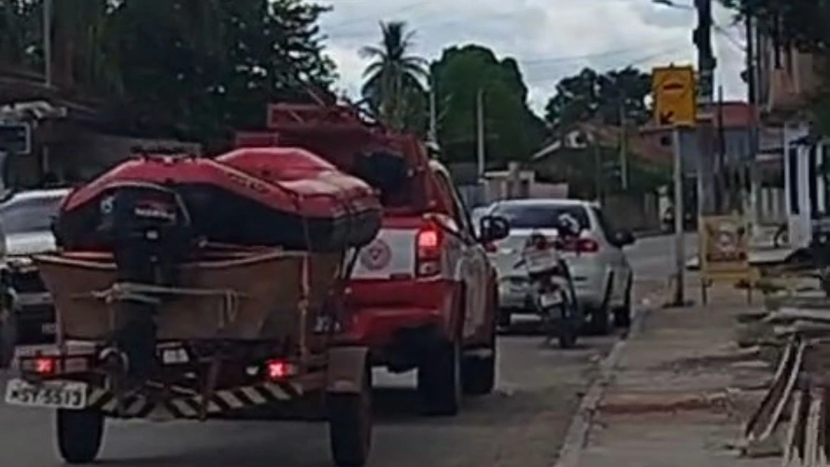 Vítima saiu de casa para buscar uma lancha na outra margem do rio; pertences foram encontrados e o Corpo de Bombeiros segue com as buscas