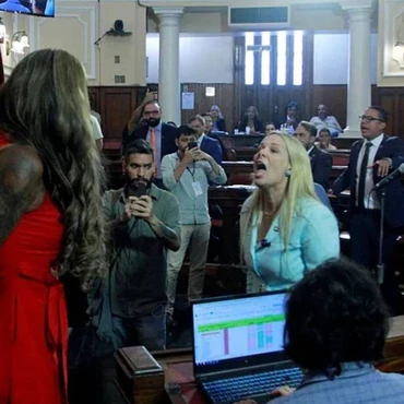 Imagem - Sessão termina em confusão após falas sobre raça na votação de título para Ludmilla em Niterói