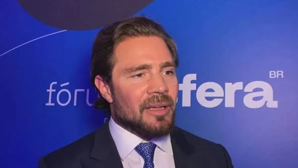 Pagamentos aconteceram por meio de contratos de consultoria simulados; Vorcaro pedia orientações a ex-diretor sobre como se comportar diante de pedidos da autoridade monetária