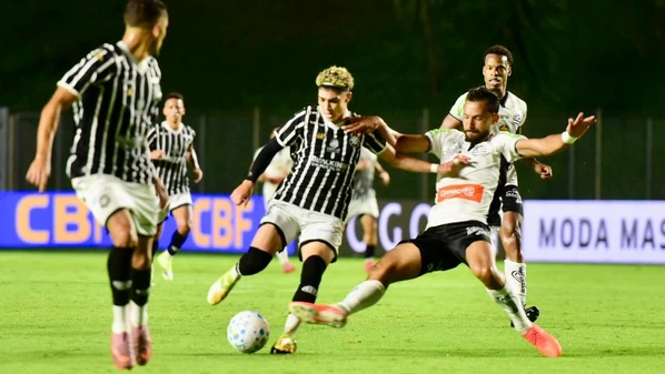 Goleiro Jhonatan brilhou e defendeu a última penalidade de Neto, classificando o time mineiro