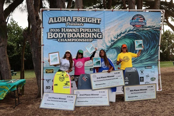 Luna Hardman na edição 2026 do Hawai’i Pipeline Bodyboarding Championship