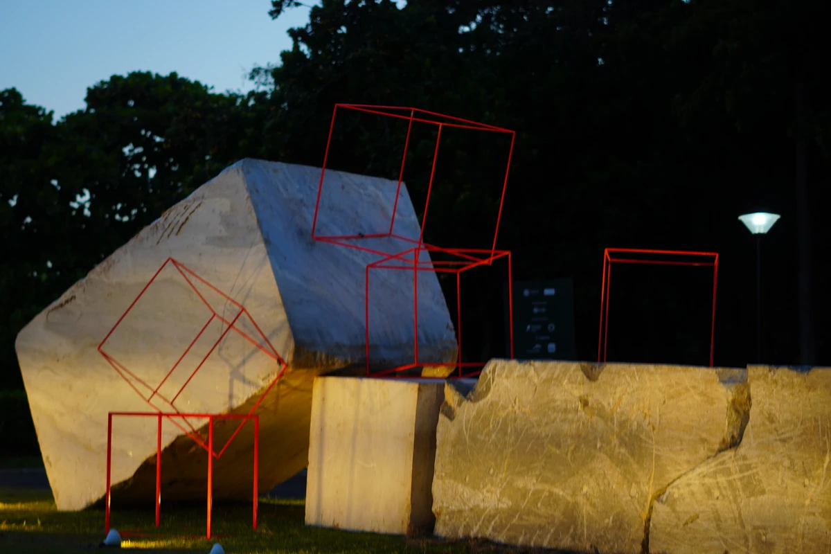 Obra “Falta” (2025), de José Bechara