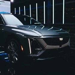 Divisão de alto padrão da General Motors retorna ao país após sete décadas com foco em eletrificação; início das vendas está previsto para este ano