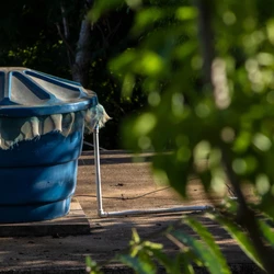 Rompimento de reservatório em prédio de Vitória acendeu alerta para cuidados na conservação; especialistas orientam sobre instalação e manutenção