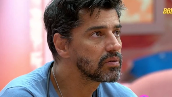 Com os ânimos exaltados, o elenco inteiro participou de discussões nesta segunda-feira (9)