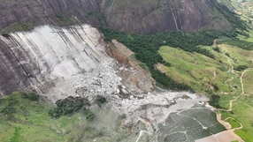 Moradores da casa soterrada nesta sexta (6) estariam morando lá desde janeiro, mas por conta de atrasos na obra, ainda não ocupavam de forma fixa o local