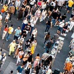 Do aumento do preço dos ingressos para turistas estrangeiros até a criação de um "seguro contra chuva" para pacotes em baixa temporada, diversos países vêm tomando medidas para lidar com o turismo excessivo.