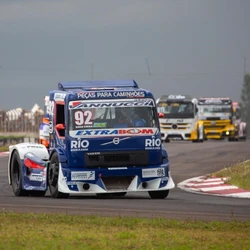 Piloto capixaba iniciou sua jornada na temporada 2026 neste domingo (8)