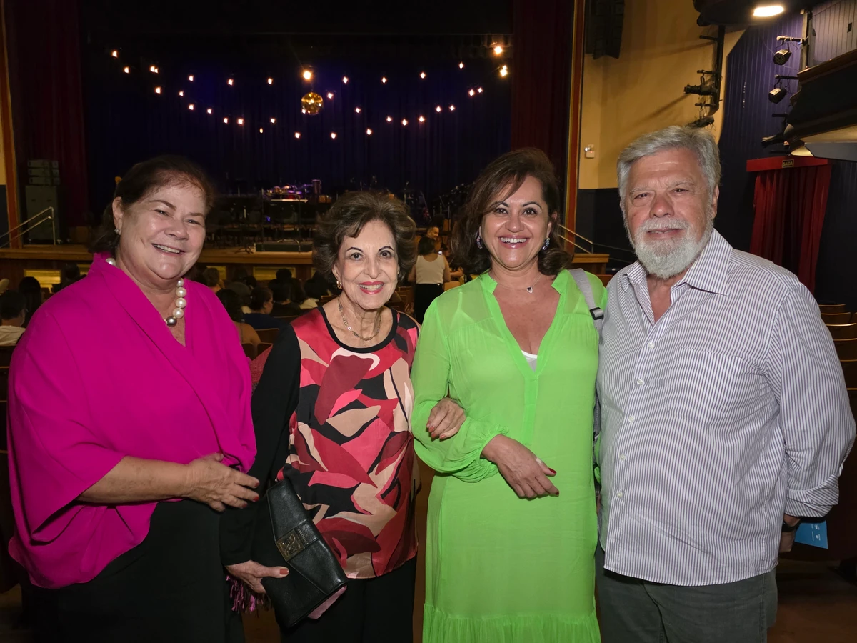 Virginia Casagrande,  Lia e Vanessa Leal e Antonio Marona