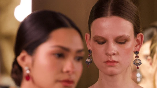 A alta joalheria brasileira conquistou os holofotes da moda internacional com a apresentação do designer capixaba Dorion Soares no Opéra Garnier