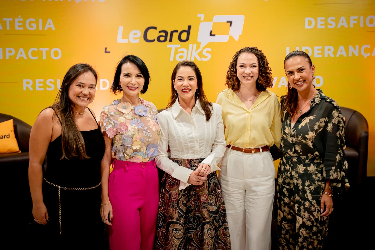Clarice Rocha, Ana Paula França, Roberta Kato, Thamiris Pereira e Karol Cavédo