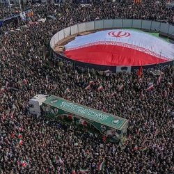 Chefe de polícia do Irã alertou que suas forças tratariam como inimigo qualquer pessoa que fosse às ruas "a pedido do inimigo".