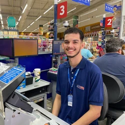 Após implantação do regime piloto de trabalho em três unidades, Grupo Extrabom planeja expandir o modelo para a maior parte da rede de lojas