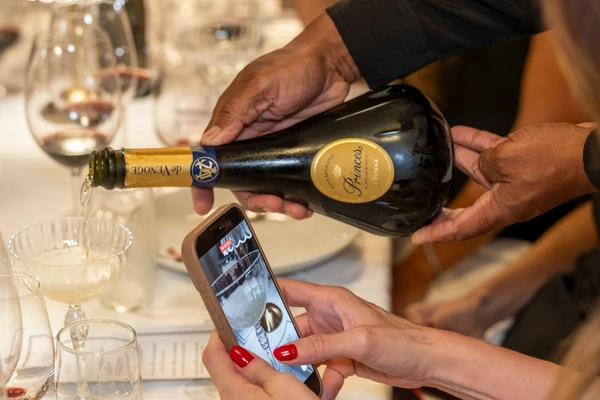 Cave Réserve no Caçarola Bistrot