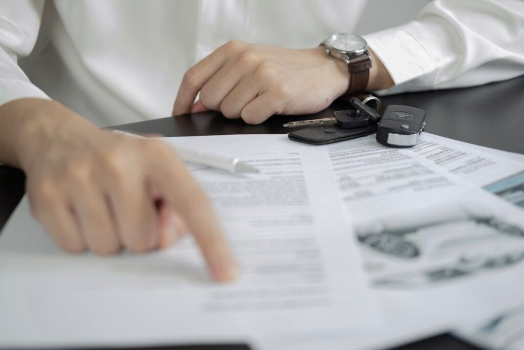 Pela legislação brasileira, a garantia legal é de 30 dias para produtos ou serviços não duráveis e 90 dias para produtos ou serviços duráveis (Imagem: Jokiewalker | Shutterstock)