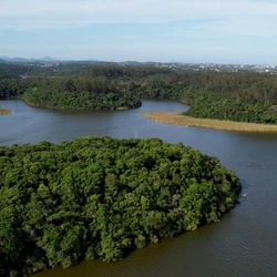Roteiro inspirado no programa da TV Gazeta tem praias em Iriri, lagoa de Mãe-Bá, passeios de barco, experiência com cerâmica e até turismo religioso