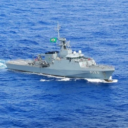 Atracado no Porto de Vitória, navio da Marinha do Brasil recebe visitantes neste sábado para conhecer de perto sua estrutura e missão no mar