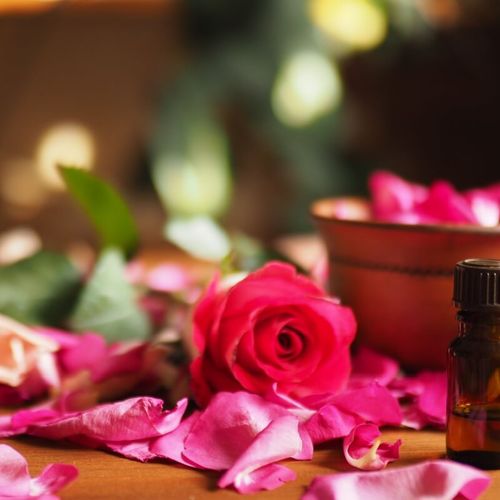 Imagem - 4 banhos para fortalecer a autoestima e atrair amor no fim de semana