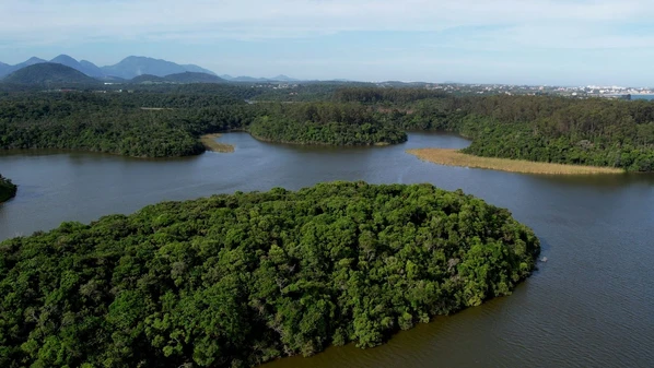 Roteiro inspirado no programa da TV Gazeta tem praias em Iriri, lagoa de Mãe-Bá, passeios de barco, experiência com cerâmica e até turismo religioso