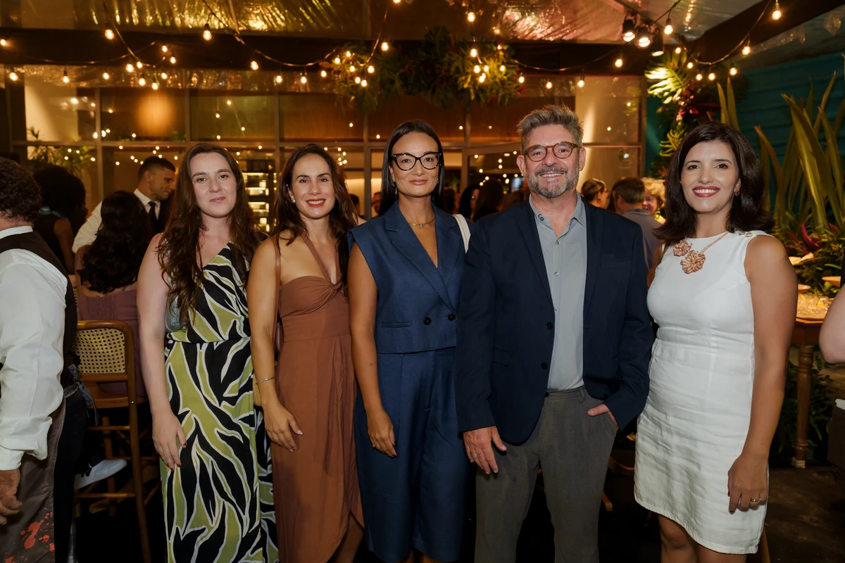 Luiza Puppim, Natasha Morosky, Maria Carolina Puppim, Roberto Puppim e Mariana Duarte