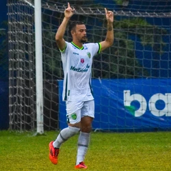 No tempo normal, Verdão goleou o Vitória, após perder de 4 a 0 no jogo de ida, e se classificou nas penalidades