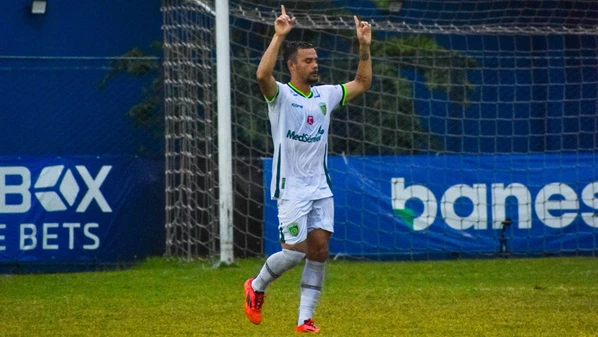 No tempo normal, Verdão goleou o Vitória, após perder de 4 a 0 no jogo de ida, e se classificou nas penalidades