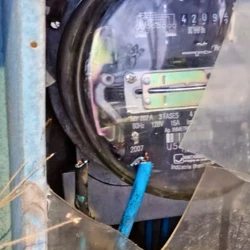 A instituição oferece atividades esportivas gratuitas para pessoas com cadeiras de rodas, além de promover ações sociais, como a distribuição de alimentos para famílias cadastradas