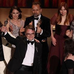 A produção 'Mr Nobody Against Putin', da BBC, venceu o Oscar de Melhor Documentário. Ela mostra como Pavel Talankin enfrentou a máquina de propaganda de guerra da Rússia dentro de uma escola