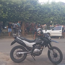 Um suspeito foi preso pela PM com armas e munições em casa na zona rural; Polícia Civil investiga possível ligação com o crime