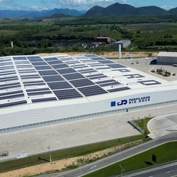 A unidade, um investimento de R$ 330 milhões, ainda não foi inaugurada, mas já está operando com 35% de sua capacidade