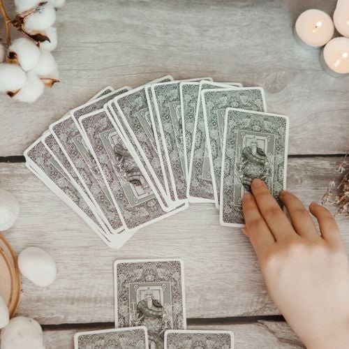 Imagem - Tarot do dia: previsão para os 12 signos em 17/03/2026