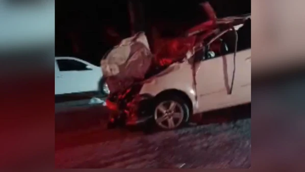 A colisão ocorreu na BR 482, na localidade de Alto da Serra, por volta de 20h30 de segunda-feira (16)