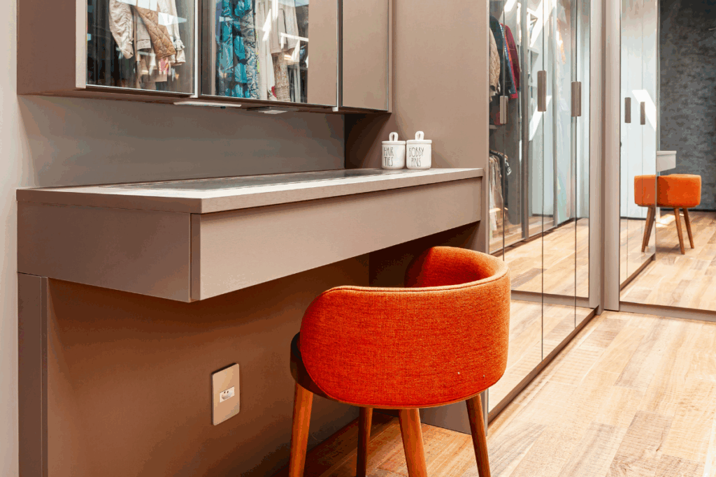 A escolha pontual valoriza o espaço com leveza e estilo (Projeto: Cristiane Schiavoni | Imagem: Carlos Piratininga)