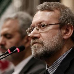 Larijani era visto como um dos mais experientes e influentes formuladores de políticas da República Islâmica do Irã; seu sucessor enfrentará uma situação extremamente frágil.