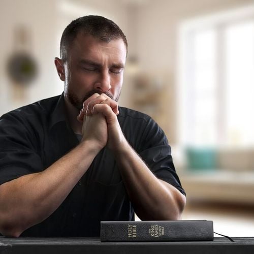 Imagem - Páscoa: 5 orações para trazer paz, fé e esperança