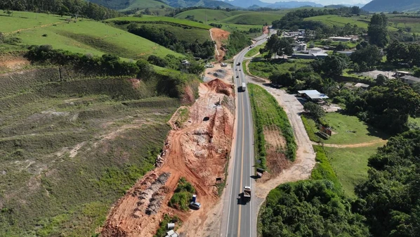 Operação faz parte das obras de duplicação no trecho da rodovia que liga as cidades de Iconha e Anchieta, no Sul do ES