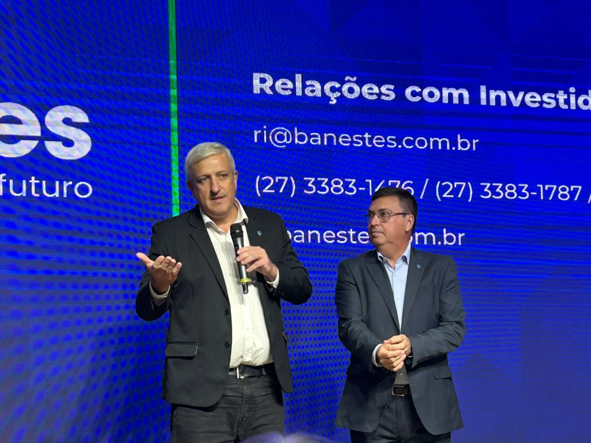 Carlos Artur Hauschild (esquerda), próximo presidente do Banestes, e José Amarildo Casagrande, atual presidente