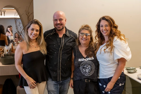 Gisella Almeida, Dudu Altoé, Larissa Tantan e Marianne Assbu