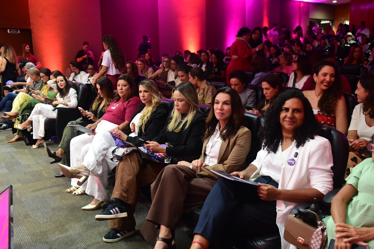 Todas Elas por Carlos Alberto Silva