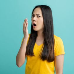 Veja como problemas respiratórios e de garganta podem estar por trás do incômodo
