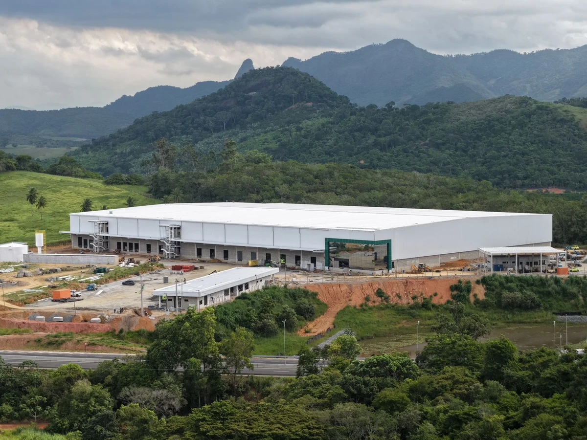 Centro Integrado da MedLevensohn, às margens da BR 101, na Serra