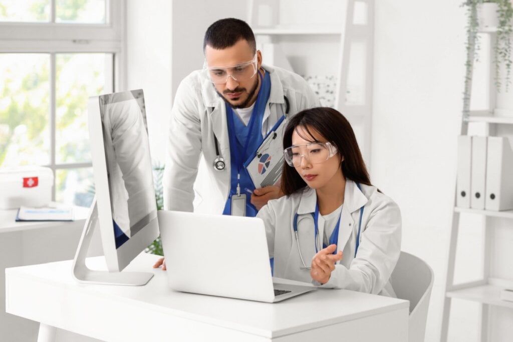 Informações consolidadas permitem enxergar tendências antes invisíveis (Imagem: Pixel-Shot | Shutterstock) 