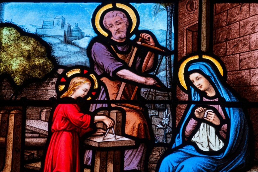Sob perspectiva simbólica, São José assume o papel de guia, responsável por inserir Jesus no mundo material (Imagem: Joan Sutter | Shutterstock)